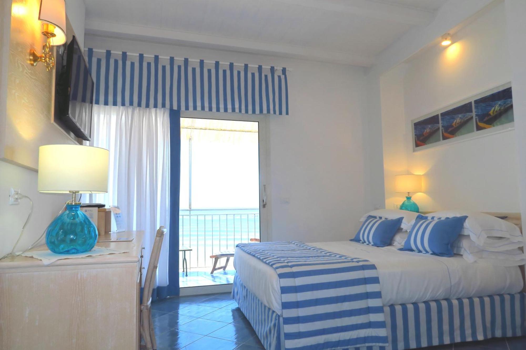Hotel Aurora Сперлонга Екстериор снимка