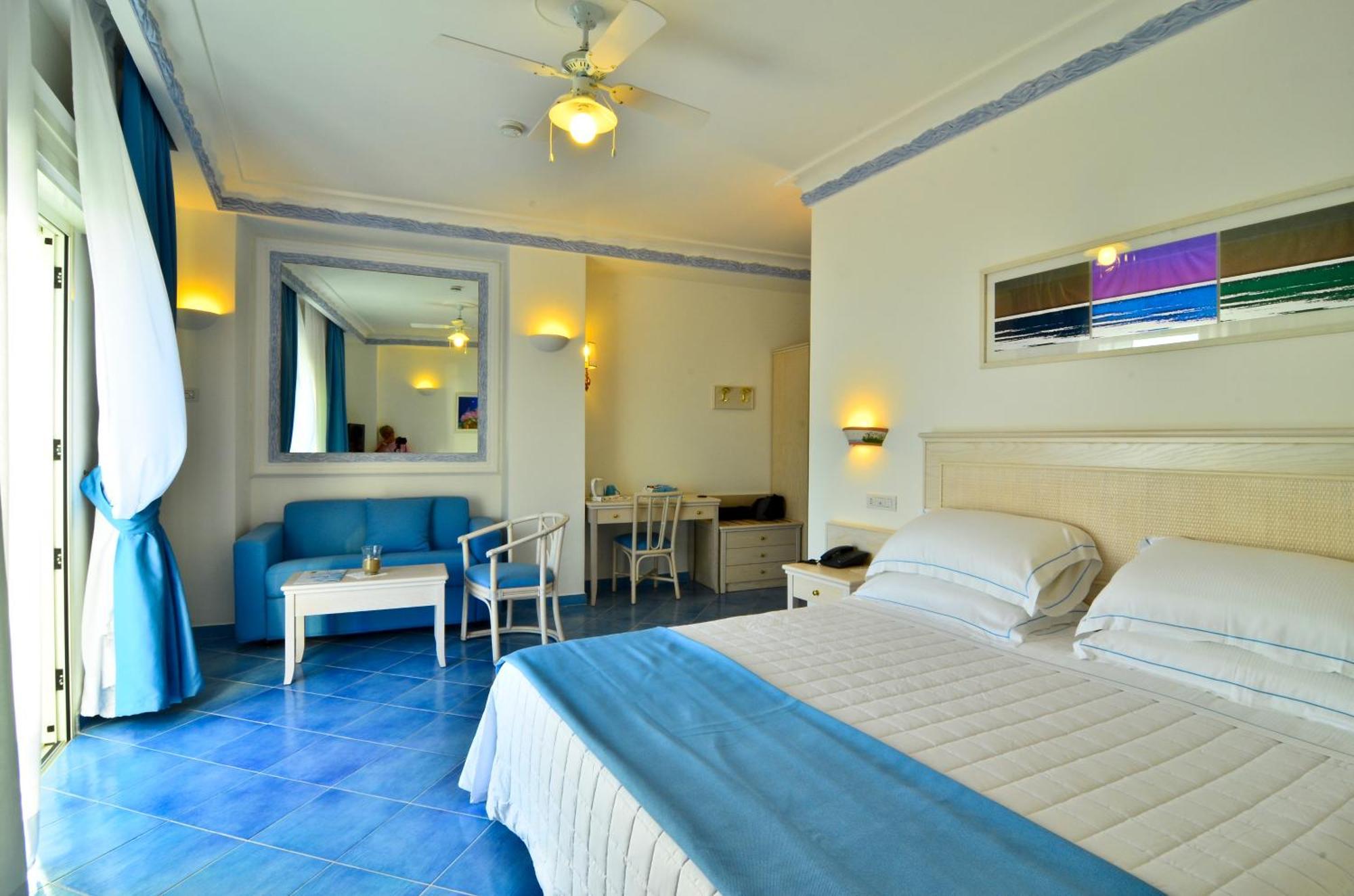 Hotel Aurora Сперлонга Екстериор снимка