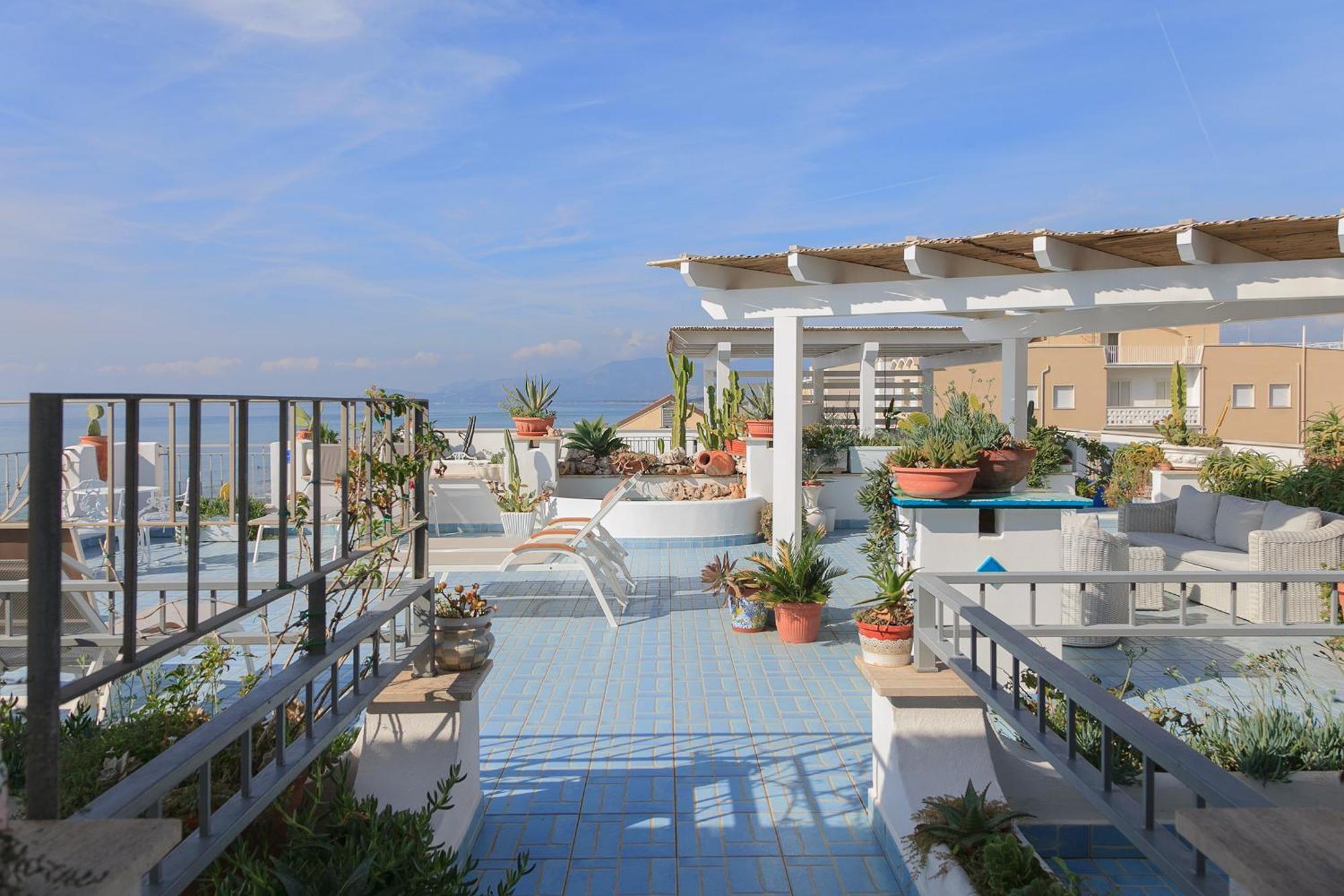 Hotel Aurora Сперлонга Екстериор снимка